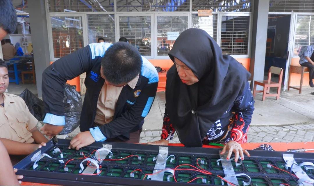 Teknik Elektronika Industri