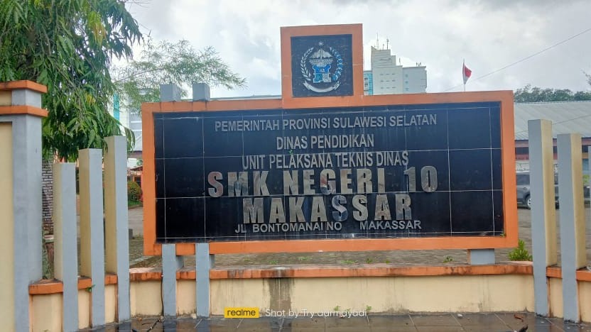 Tampak Depan SMKN 10 Makassar